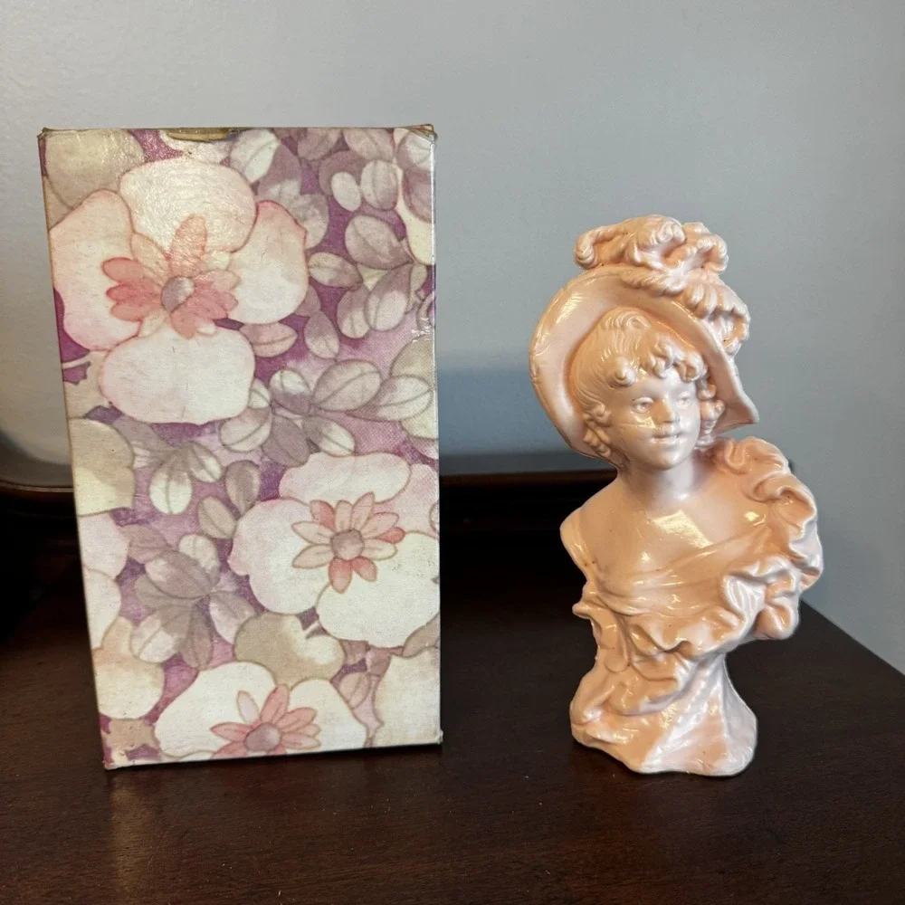 Avon Parisian Mode GARLANDIA POMANDER NOS NIB VTG 1970s STRONG SCENT vintage USA